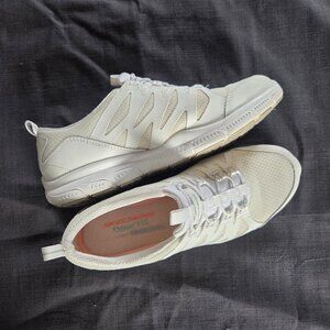 Sketchers Relaxed Fit White Slip On Sneaker - Women size 7